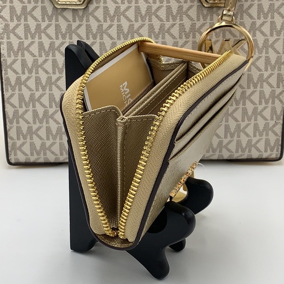 MICHAEL KORS JET SET TRAVEL MEDIUM ZIP AROUND CARD CASE PALE GOLD COLOR - Picture 6 of 11